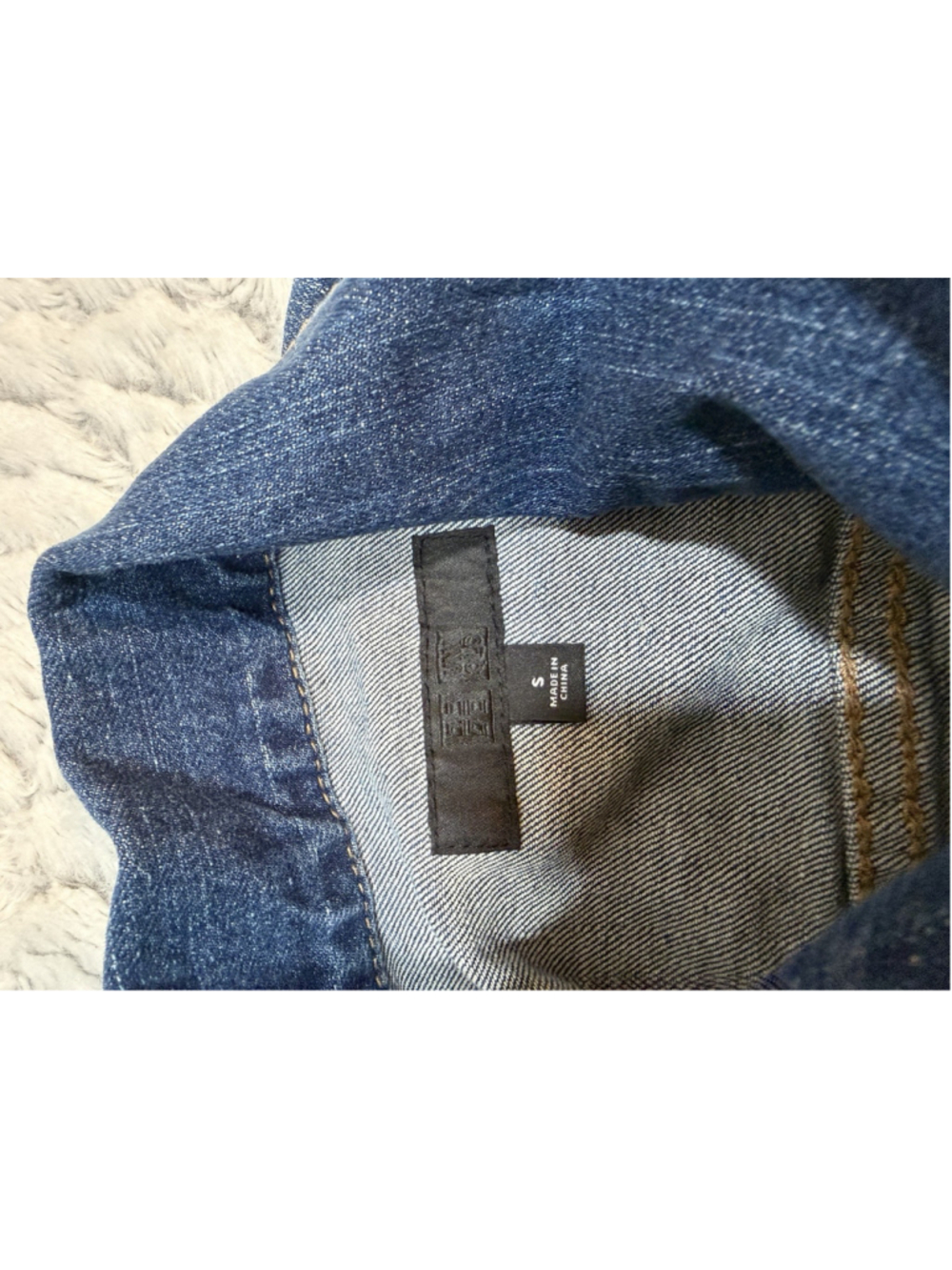 Uniqlo Women’s Blue Denim Jacket Size S Button Front Pockets - Picture 6 of 8
